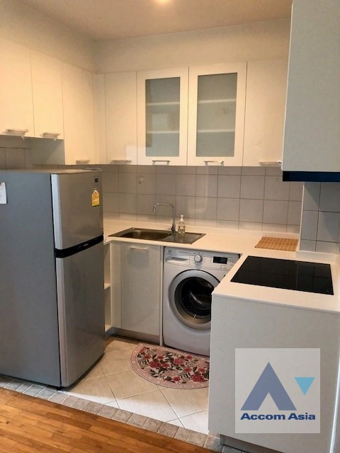 unitBaan Siri Sathorn  Yenakard Condominium