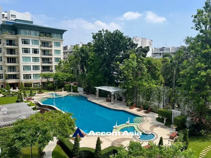  2 Bedrooms  Condominium For Rent in Sathorn, Bangkok  near MRT Lumphini (28637)