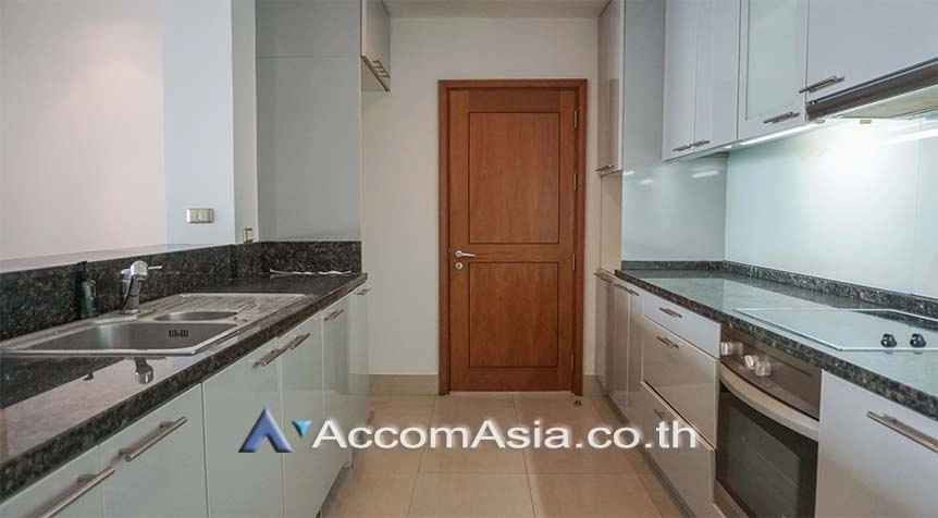 unit 2 Bedrooms  Condominium For Rent & Sale in Sathorn, Bangkok  near BTS Chong Nonsi (28647)