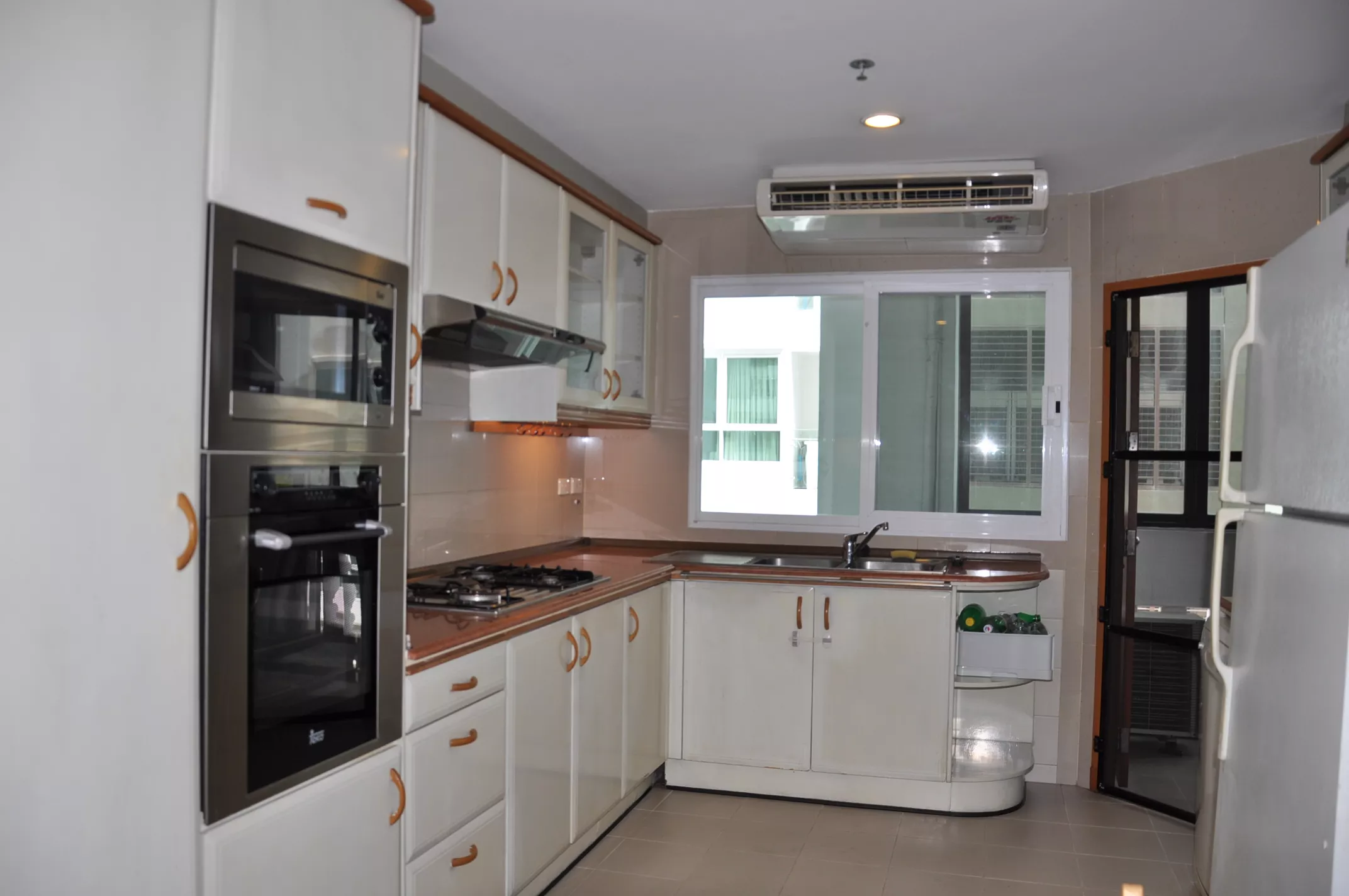 6  3 br Apartment For Rent in Sukhumvit ,Bangkok BTS Asok - MRT Sukhumvit at A Classic Style 1410784