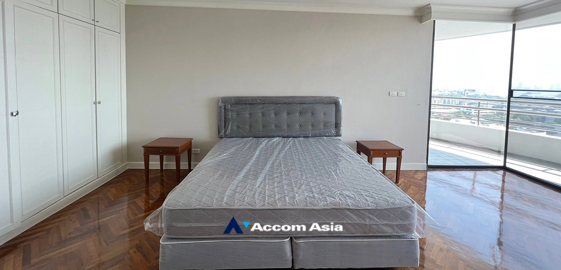 15  3 br Condominium For Rent in Sathorn ,Bangkok MRT Khlong Toei at Baan Yen Akard 1510800