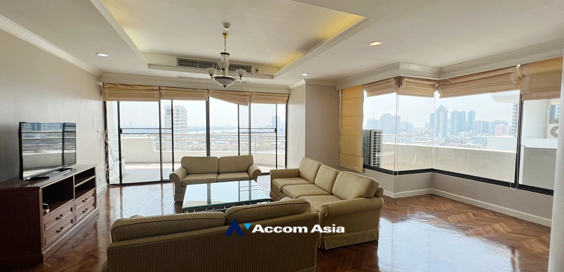 Big Balcony |  Baan Yen Akard Condominium  3 Bedroom for Rent MRT Khlong Toei in Sathorn Bangkok