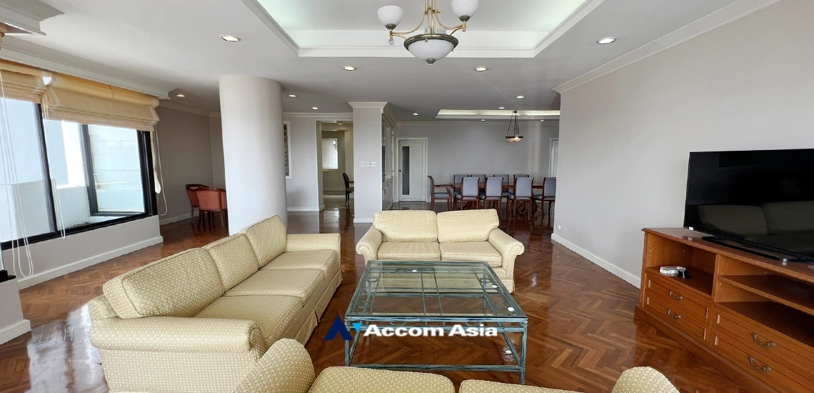 unitBig Balcony |  3 Bedrooms  Condominium For Rent in Sathorn, Bangkok  near MRT Khlong Toei (1510800)