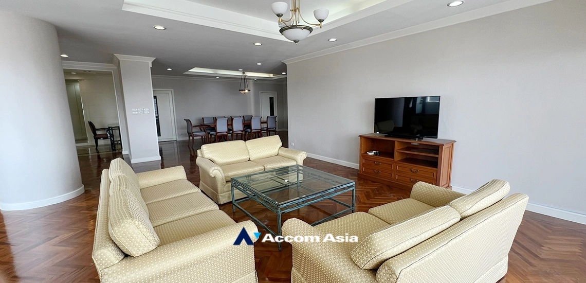 unitBig Balcony |  3 Bedrooms  Condominium For Rent in Sathorn, Bangkok  near MRT Khlong Toei (1510800)