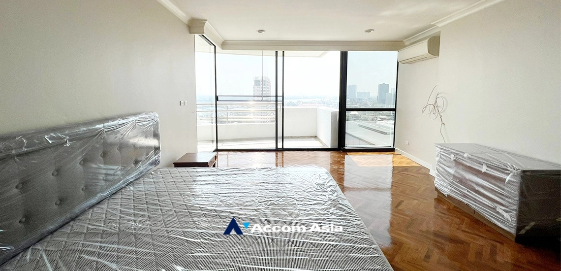 14  3 br Condominium For Rent in Sathorn ,Bangkok MRT Khlong Toei at Baan Yen Akard 1510800