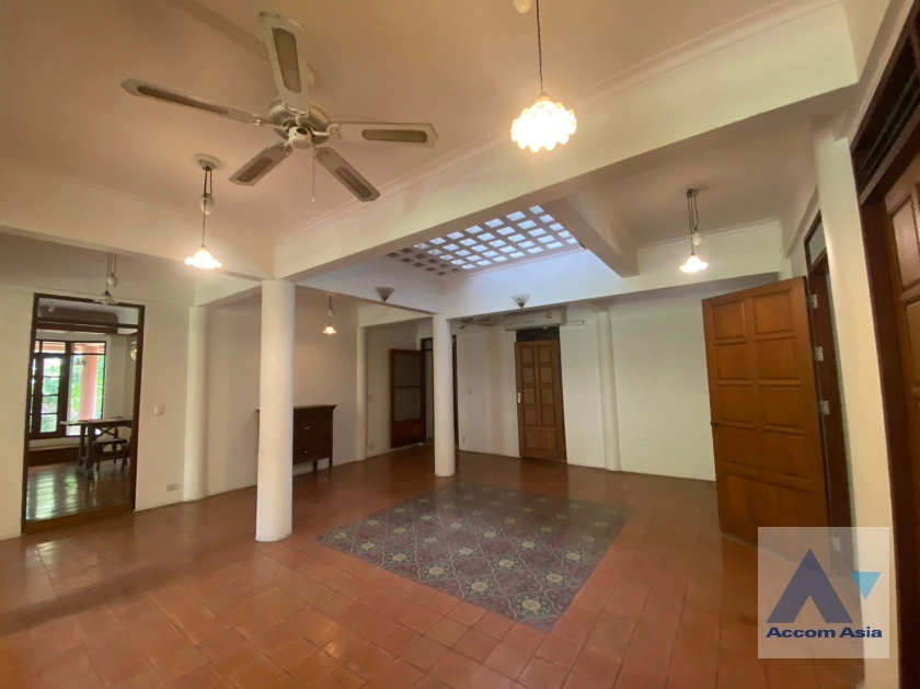 4  4 br House for rent and sale in phaholyothin ,Bangkok  1910823