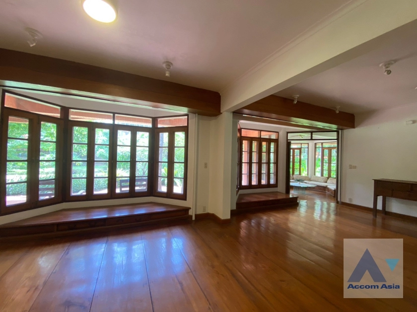 13  4 br House for rent and sale in phaholyothin ,Bangkok  1910823