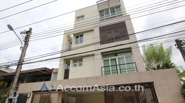 Home Office |  4 Bedrooms  House For Rent in Sukhumvit, Bangkok  near BTS Phrom Phong (1710860)