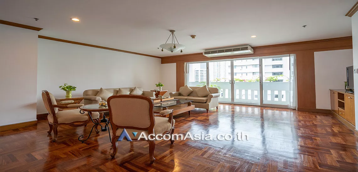 Pet friendly |  A Classic Style Apartment  4 Bedroom for Rent MRT Sukhumvit in Sukhumvit Bangkok
