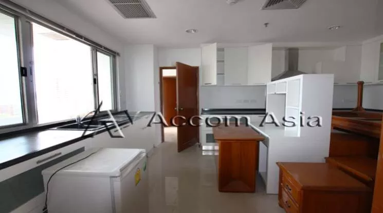  3 Bedrooms  Apartment For Rent in Sathorn, Bangkok  near BRT Technic Krungthep (1510967)