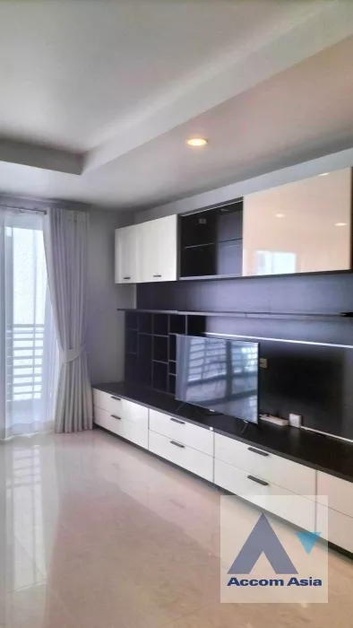 unit 3 Bedrooms  Condominium For Rent in Sukhumvit, Bangkok  near BTS Ekkamai (1511013)