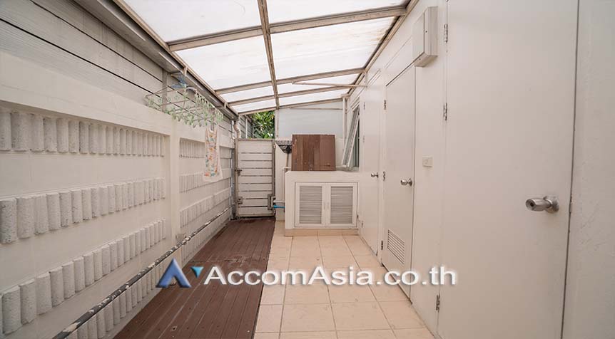 14  4 br House For Rent in Sukhumvit ,Bangkok BTS Phrom Phong at House in compound with common pool 1811030