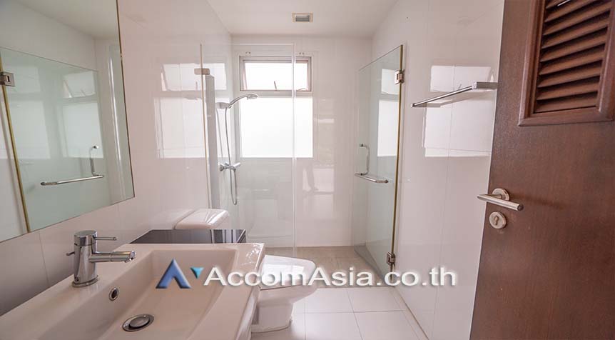 10  4 br House For Rent in Sukhumvit ,Bangkok BTS Phrom Phong at House in compound with common pool 1811030