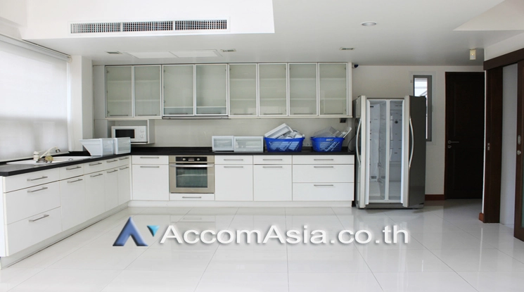 4  4 br House For Rent in Sukhumvit ,Bangkok BTS Phrom Phong at House in compound with common pool 1811031