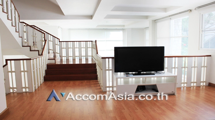 6  4 br House For Rent in Sukhumvit ,Bangkok BTS Phrom Phong at House in compound with common pool 1811031