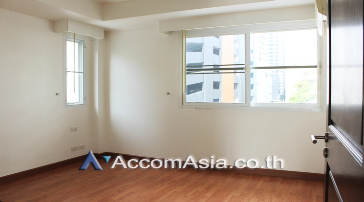 10  4 br House For Rent in Sukhumvit ,Bangkok BTS Phrom Phong at House in compound with common pool 1811031