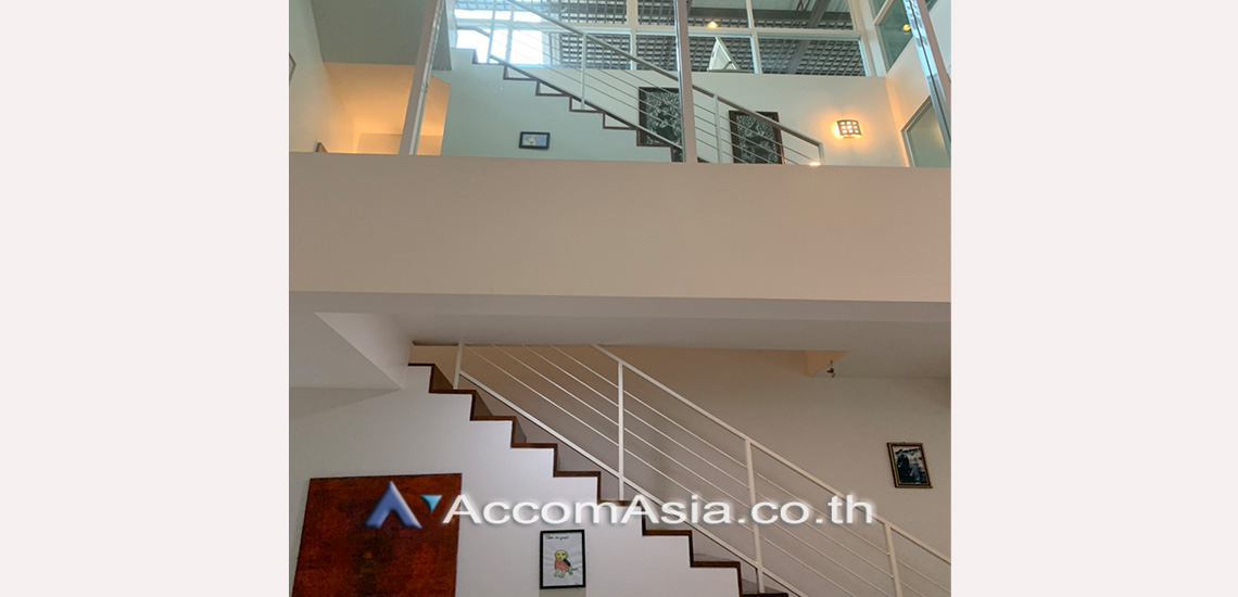 10  4 br House For Rent in Sukhumvit ,Bangkok BTS Phrom Phong at House in compound with common pool 1811032