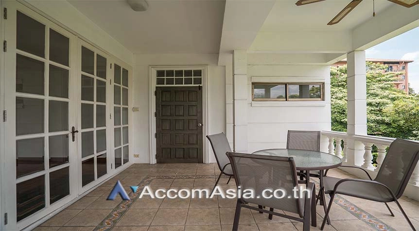 18  2 br Apartment For Rent in Sathorn ,Bangkok MRT Khlong Toei at Classic and Elegant Atmosphere 1411034