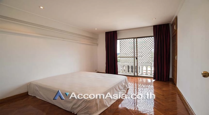 8  2 br Apartment For Rent in Sathorn ,Bangkok MRT Khlong Toei at Classic and Elegant Atmosphere 1411034