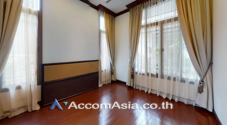Private Swimming Pool, Pet friendly |  4 Bedrooms  House For Rent in Sathorn, Bangkok  near BRT Thanon Chan - BTS Saint Louis (1811050)