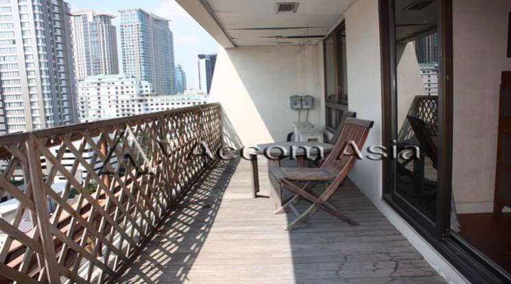 unit 3 Bedrooms  Condominium For Rent in Ploenchit, Bangkok  near BTS Ploenchit (1511054)