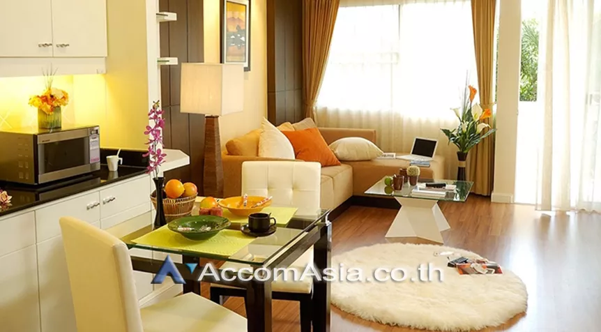  1 Bedroom  Apartment For Rent in Sukhumvit, Bangkok  near BTS Ekkamai (1511056)