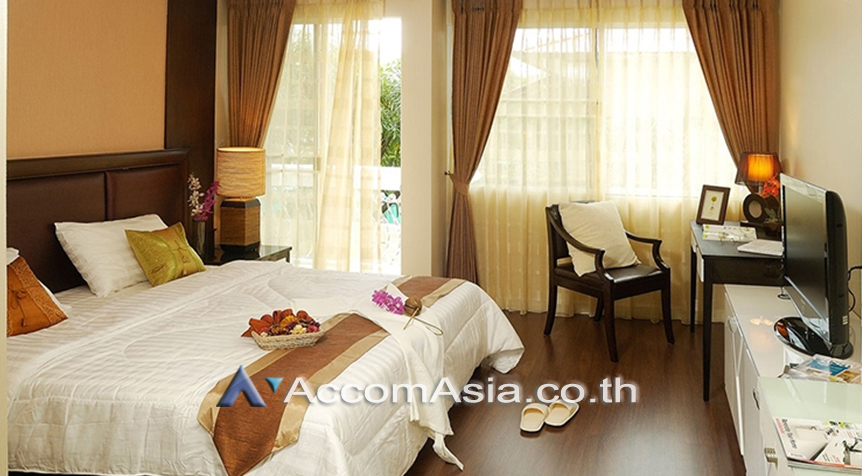 unit 1 Bedroom  Apartment For Rent in Sukhumvit, Bangkok  near BTS Ekkamai (1511056)