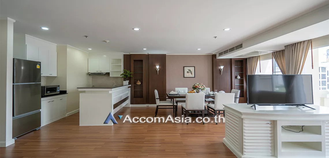  2 Bedrooms  Apartment For Rent in Sukhumvit, Bangkok  near BTS Ekkamai (1411063)
