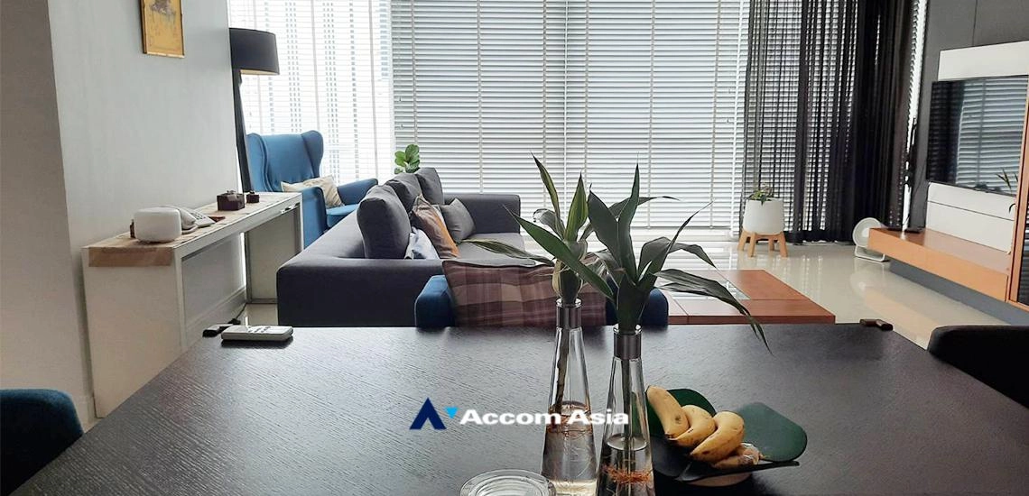 unit 3 Bedrooms  Condominium For Sale in Ploenchit, Bangkok  near BTS Ploenchit (2311074)