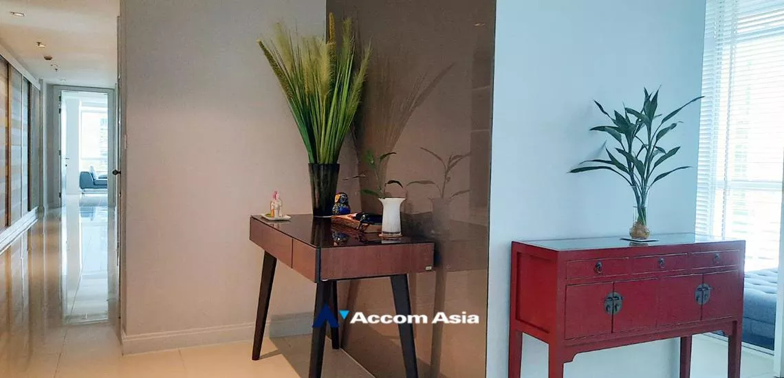 6  3 br Condominium For Sale in Ploenchit ,Bangkok BTS Ploenchit at Athenee Residence 2311074