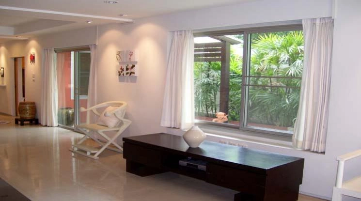 8  3 br House For Rent in Sathorn ,Bangkok MRT Lumphini 1711087