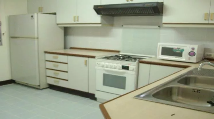 5  2 br Apartment for rent and sale in Sukhumvit ,Bangkok BTS Nana at Calm and Peaceful 1411155