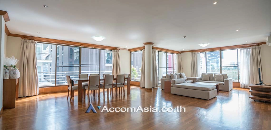 unit 4 Bedrooms  Apartment For Rent in Sukhumvit, Bangkok  near BTS Asok - MRT Sukhumvit (1008701)