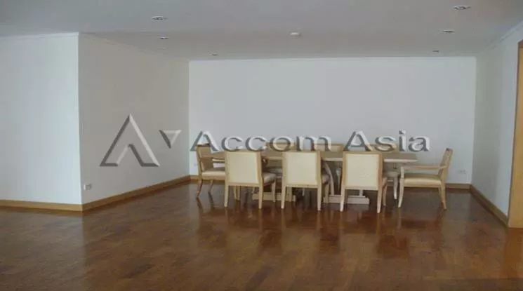 unit 3 Bedrooms  Apartment For Rent in Sukhumvit, Bangkok  near BTS Phrom Phong (1411164)