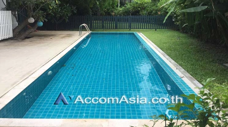 unit 3 Bedrooms  House For Rent in Sukhumvit, Bangkok  near BTS Thong Lo (60022)