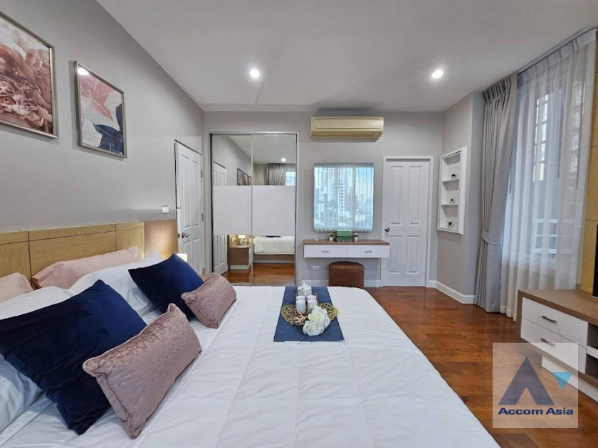 8  2 br Condominium For Rent in Sukhumvit ,Bangkok  at Siri Residence Sukhumvit 24 1511183