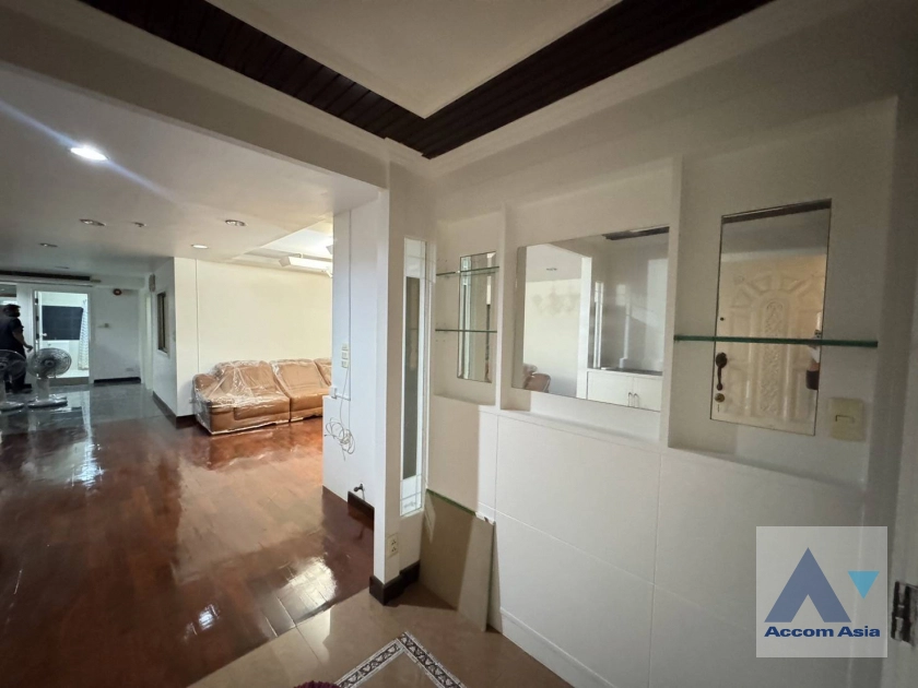  1  2 br Condominium for rent and sale in Sukhumvit ,Bangkok BTS Nana at Crystal Garden 1511190