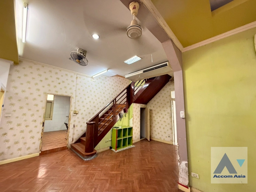 8  4 br House for rent and sale in Sukhumvit ,Bangkok BTS Nana 2311226