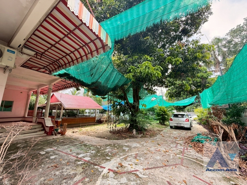 6  4 br House for rent and sale in Sukhumvit ,Bangkok BTS Nana 2311226