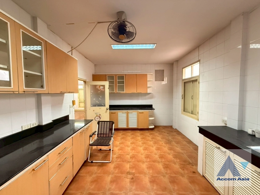 15  4 br House for rent and sale in Sukhumvit ,Bangkok BTS Nana 2311226