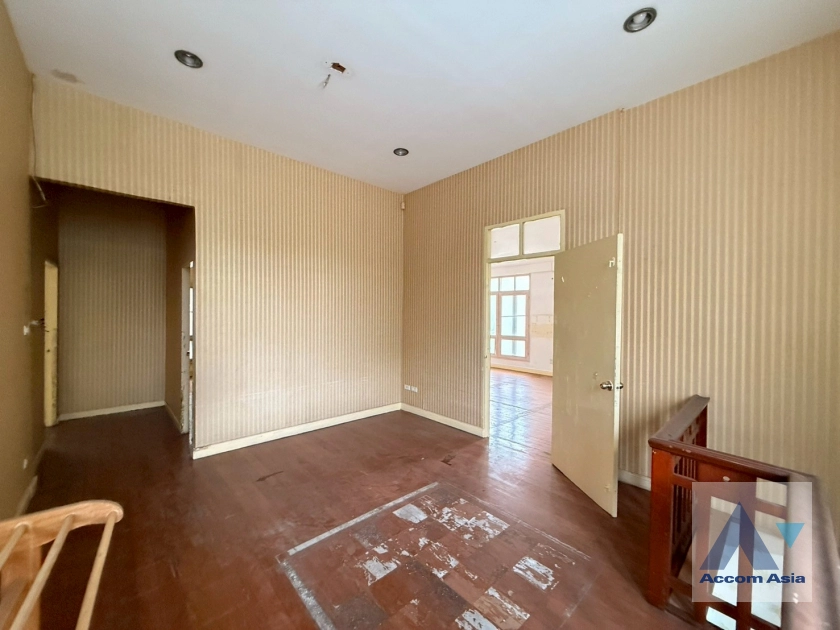 18  4 br House for rent and sale in Sukhumvit ,Bangkok BTS Nana 2311226