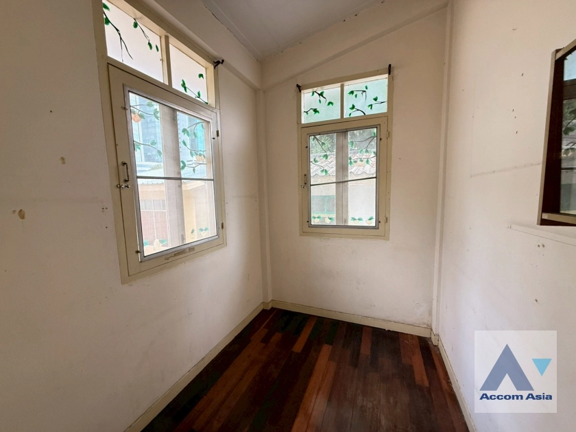 24  4 br House for rent and sale in Sukhumvit ,Bangkok BTS Nana 2311226