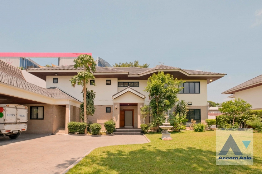  2  4 br House for rent and sale in Sukhumvit ,Bangkok BTS Phra khanong 6002301