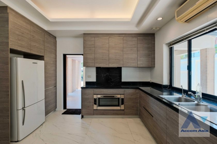 6  4 br House for rent and sale in Sukhumvit ,Bangkok BTS Phra khanong 6002301