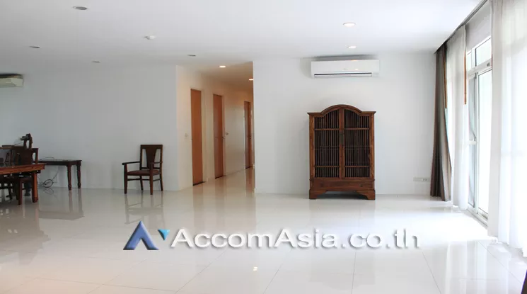  4 Bedrooms  Apartment For Rent in Sukhumvit, Bangkok  near BTS Asok - MRT Sukhumvit (10089)