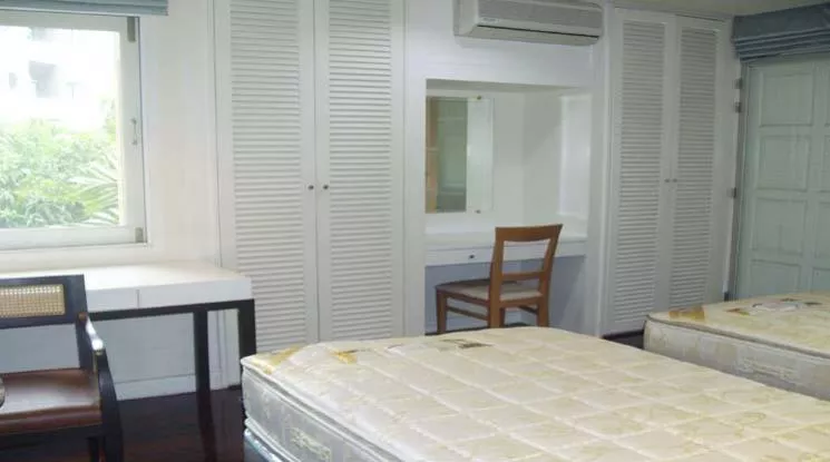7  2 br Apartment For Rent in Ploenchit ,Bangkok BTS Ploenchit at Set among tropical atmosphere 1411286