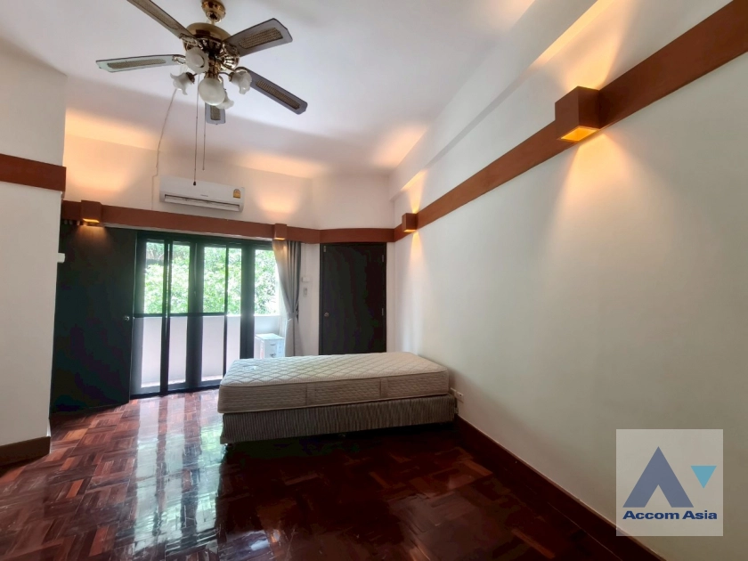 10  2 br Apartment For Rent in Ploenchit ,Bangkok BTS Ploenchit at Set among tropical atmosphere 1411287