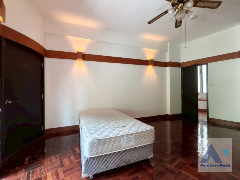 11  2 br Apartment For Rent in Ploenchit ,Bangkok BTS Ploenchit at Set among tropical atmosphere 1411287