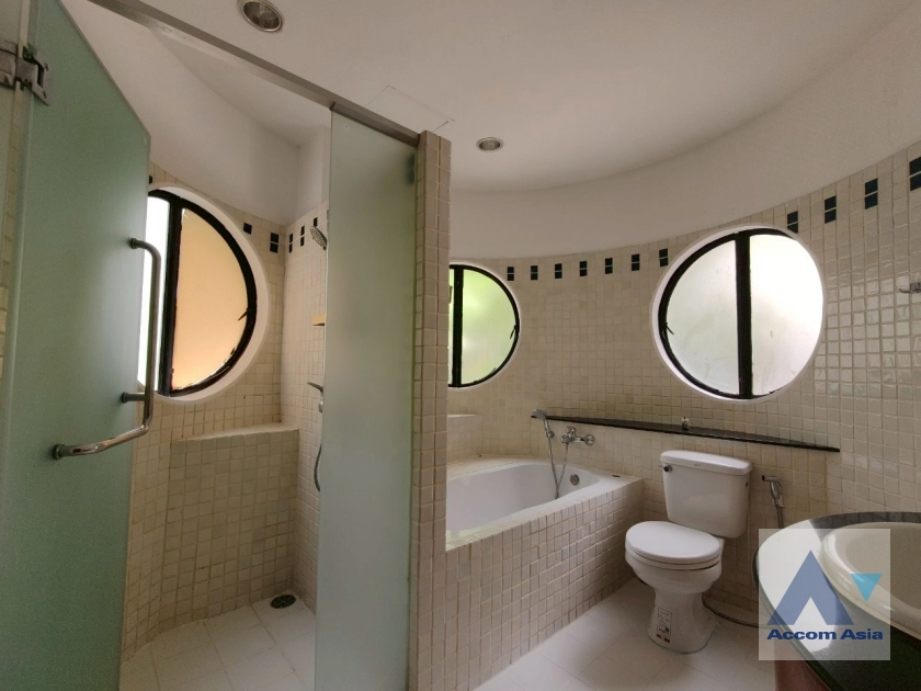 15  2 br Apartment For Rent in Ploenchit ,Bangkok BTS Ploenchit at Set among tropical atmosphere 1411287