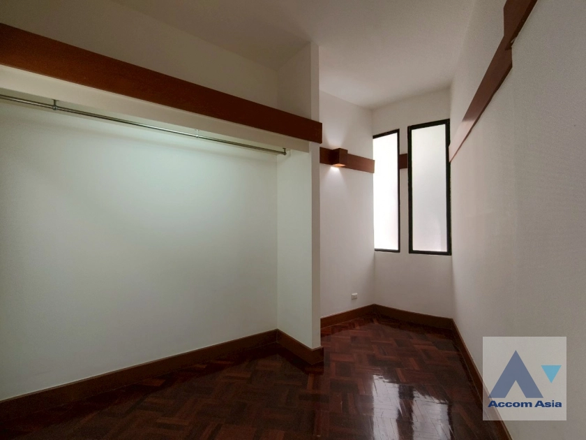 14  2 br Apartment For Rent in Ploenchit ,Bangkok BTS Ploenchit at Set among tropical atmosphere 1411287
